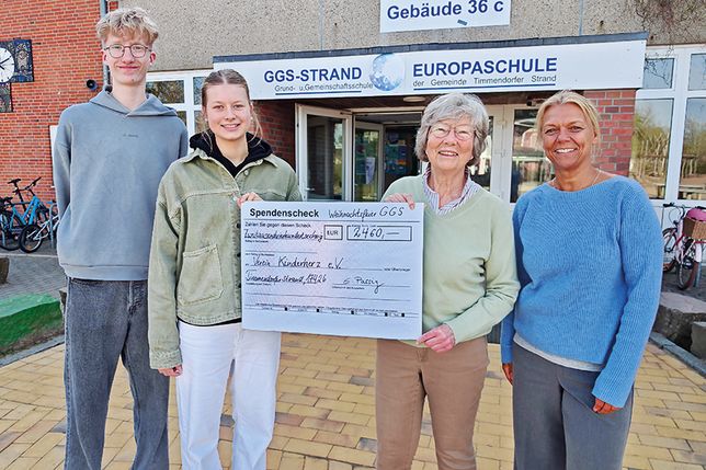 Erlös der Weihnachtsfeier der GGS-Strand Europaschule: 2.460 Euro-Spende an Kinderherz e.V. übergeben