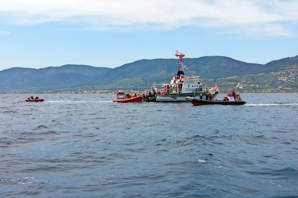 Der Seenotrettungskreuzer „Minden“ der DGzRS im Übungseinsatz vor der Insel Lesbos.