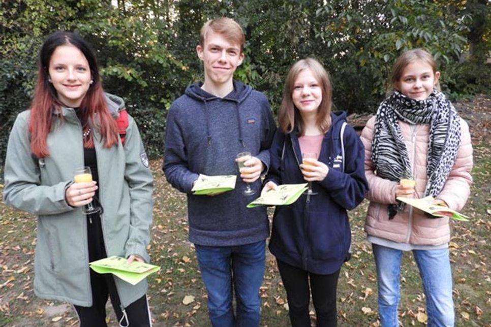 Haben mitangepackt und freuen sich über die Chance für die Jugendarbeit:  Ida Warnemünde, Finn-Luca Scharnau, Josephine Kalthoff und Tamara Kalthoff (v.li.).