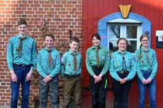 Luk Hillmann, Timon Kruse, Tamme Klempnow, Carmen Studt, Jugendgruppenleiterin Anni Siems und Svea Marie Swars (v. lks.).