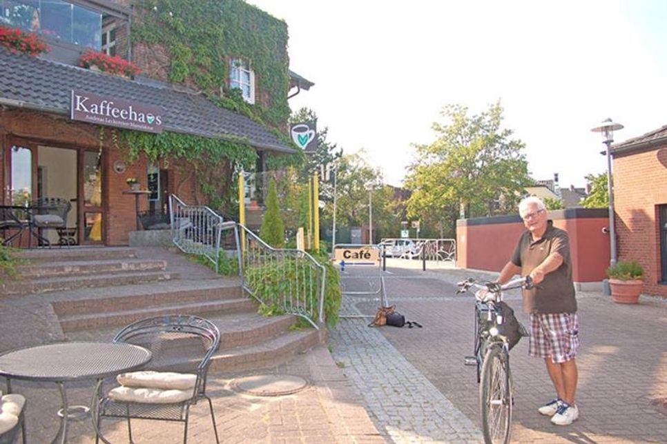 Heino Jansen und sein Fahrrad. „Es war meine Therapie nach dem Schlaganfall.“