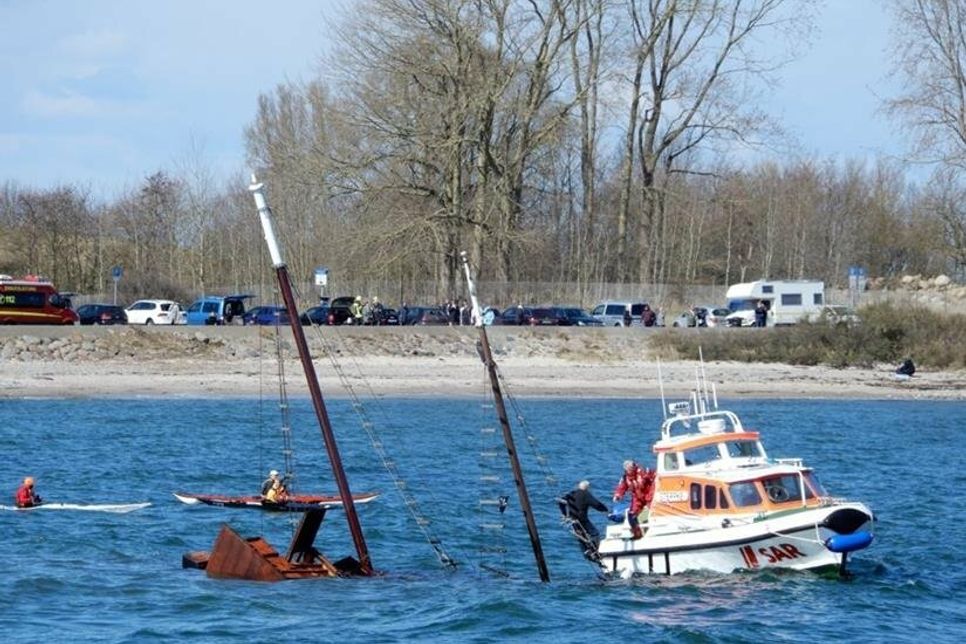Kürzlich wurden zwei Segler in der Kieler Förde von ihrem sinkenden Segelschiff gerettet - bei nur fünf Grad Wassertemperatur. (Foto: Die Seenotretter - DGzRS)