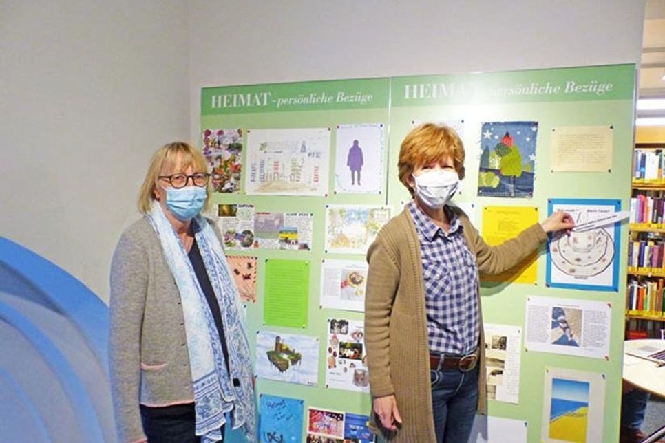 Ute Griep und Claudia Mohns (Förderverein Kreisbibliothek) haben viel Zeit und Arbeit investiert.