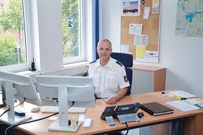 Der Erste Polizeihauptkommissar Detlef Frase ist neuer Leiter des Polizeireviers Bad Schwartau.