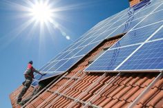 Immer mehr solarfähige Eigenheime in Deutschland produzieren Sonnenstrom, das Potenzial ist aber noch längst nicht ausgeschöpft. Foto: DJD/LichtBlick SE/fotolia/Simon Kraus