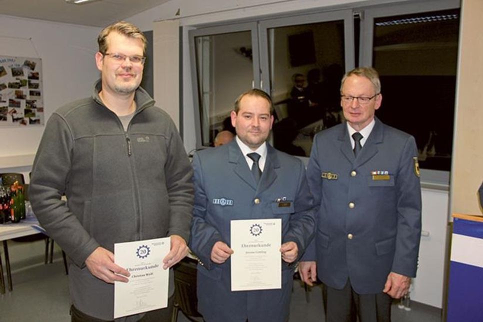 Christian Weiß und Jerome Göttling sind seit 20 Jahren ehrenamtlich im THW tätig.