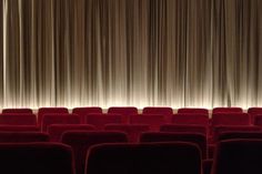 Sie wollen ein Theaterstück auf die Bühne bringen? Hier kommt Ihre Chance.