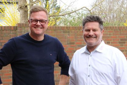 1. Vorsitzender Sven Muchow (lks.) freut sich über den Neuzugang im Vorstand. Detlef Scheel hat das Amt des Beisitzers übernommen.