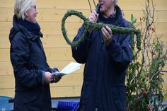 Fritz Bormann mit Bürgermeisterin Kirsten Sköries und dem symbolischen Schlüssel.