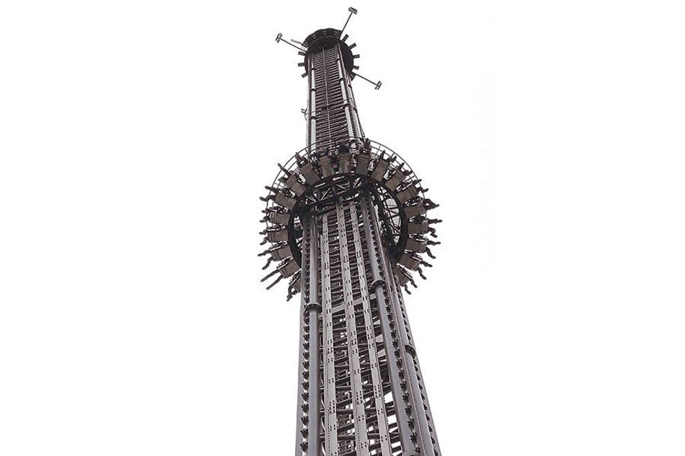 Der „Highlander“ ist der weltweit höchste und schnellste Gyro Drop der Welt mit 120 Meter Höhe und 120 km/h Fallgeschwindigkeit und hatte am Freitagabend seine offizielle „Jungfernfahrt“ mit geladenen Gästen. (Foto: René Kleinschmidt)