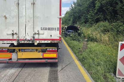 Polizeibericht: Kollision zwischen Lkw und Pkw auf der A1