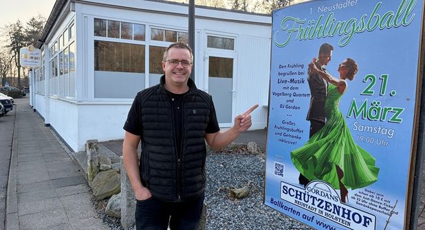 Der Veranstalter und Betreiber des Schützenhof Neustadt Gordan Lockowandt möchte mit der Veranstaltung einen neuen gesellschaftlichen Treffpunkt für Neustadt und Umgebung schaffen.