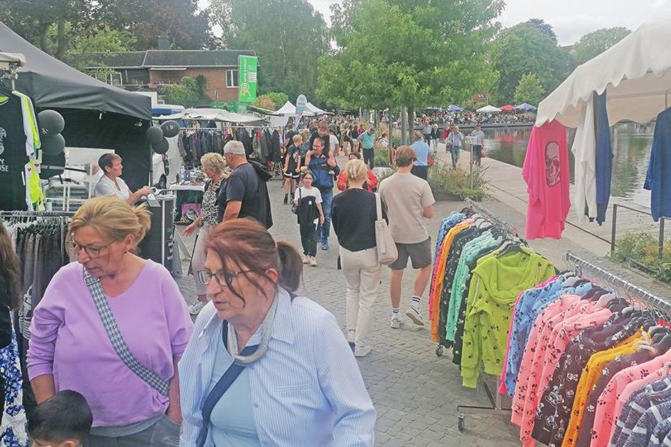 Munteres Treiben herrschte am Sonntag in der Stadtbucht.