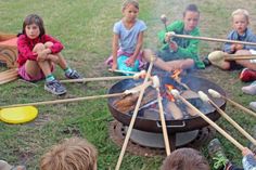 Stockbrot backen kam gut bei Jung und Alt an