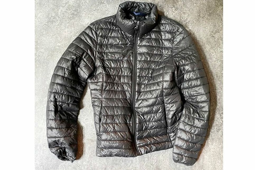 ... und dieser grauen Steppjacke geben?