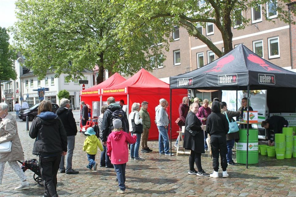 Kaum huschten die ersten Sonnenstrahlen über die Stadt, stieg auch die Laune der Besucher.
