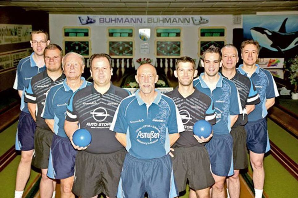 v.l..: Jan Stender, Nils Wieske, Hans-Henning Schürer, Jörg Vogelmann, Matthias Hübner, Arnim Barkholtz, Marc Stender, Jan Haagen, Lars Boller)