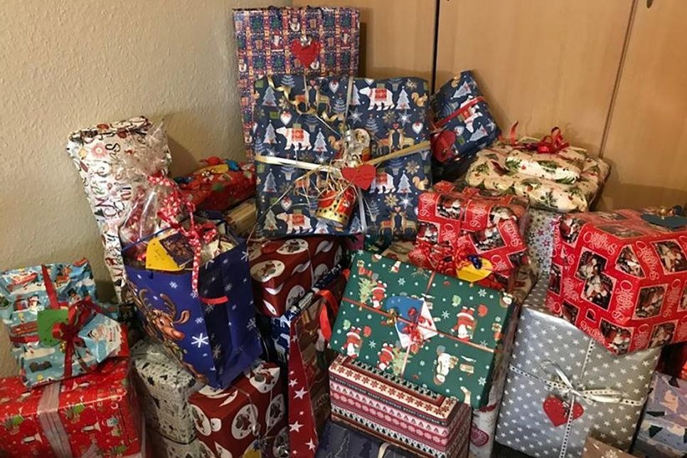 Mehr als 100 mit viel Sorgfalt ausgesuchte und liebevoll verpackte Geschenke ließen viele Kinderwünsche in Erfüllung gehen.