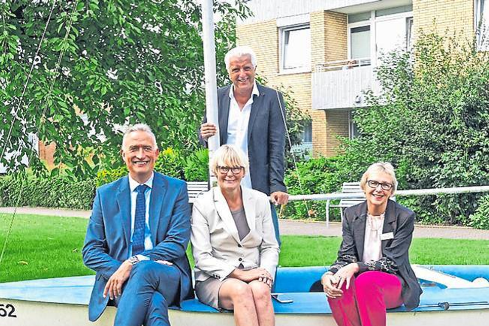 Betreiber der AW Kur- und Erholung Andreas Frank, Staatssekretärin Anette Langner,