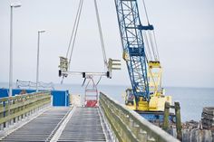 In der vergangenen Woche wurden die ersten Brückenteile von der Maritim-Seebrücke gehievt.