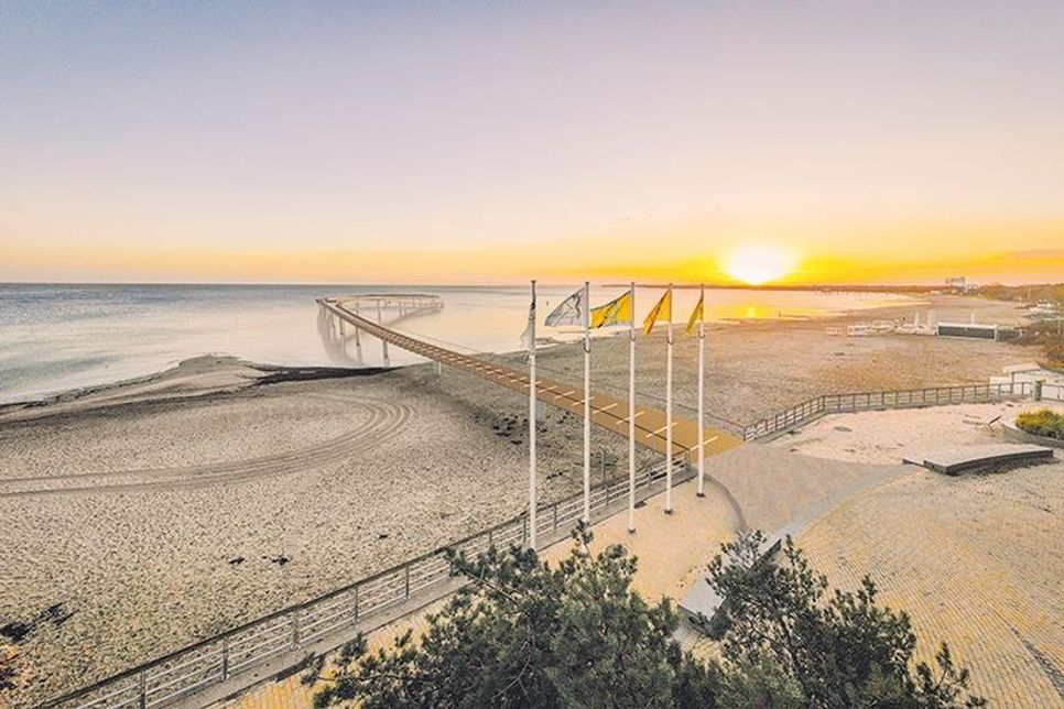 So wird die neue Seebrücke von Timmendorfer Strand im September 2022 aussehen: Ein 430 Meter langer Rundweg, der eine Schlinge eines Schifftaus über dem Meer darstellt.