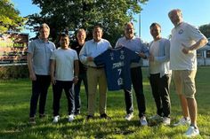 Vorstellung des neuen Trikots.