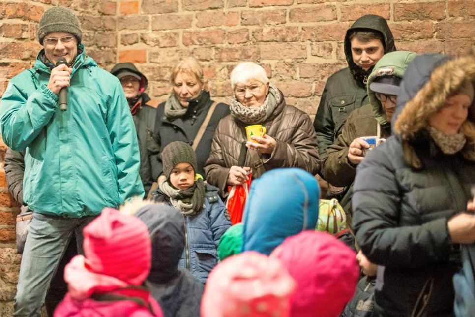Museumsleiter Dr. Frank Wilschewski moderierte durch die Türchenöffnung.
