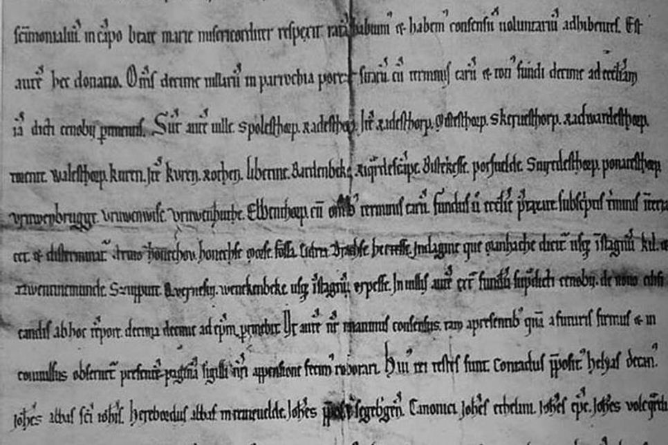 Die erste urkundliche Erwähnung der zehn Klosterdörfer geht zurück auf den 9. Dezember 1224 (Kopie der Originalurkunde aus dem Klosterarchiv)