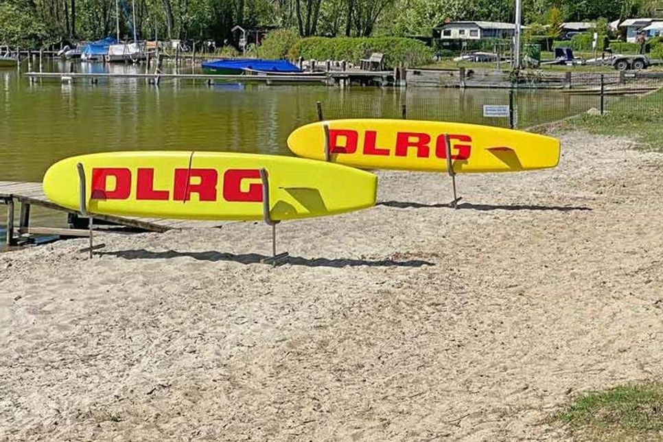 ...denn dann lädt die DLRG Hutzfeld-Bosau zum ersten Bosauer Anbaden ein, auch Zuschauer sind herzlich willkommen.