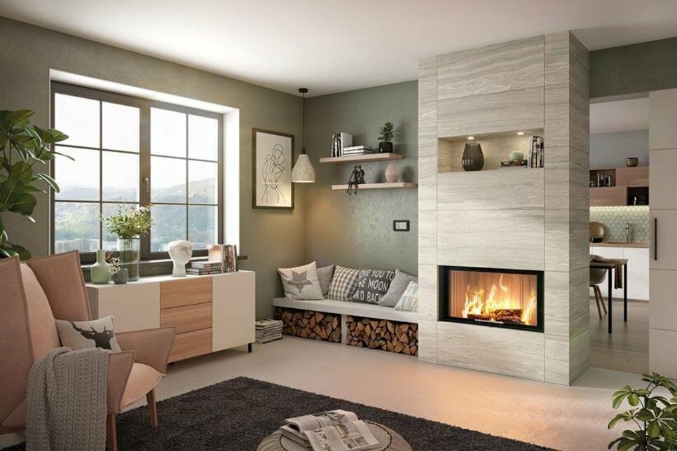 Moderne Ofentechnik, trockenes Holz und die richtige Bedienung vom Anfeuern bis zum Ausglühen stellen einen emissionsarmen Heizbetrieb sicher. Foto: djd/www.kachelofenwelt.de/Spartherm