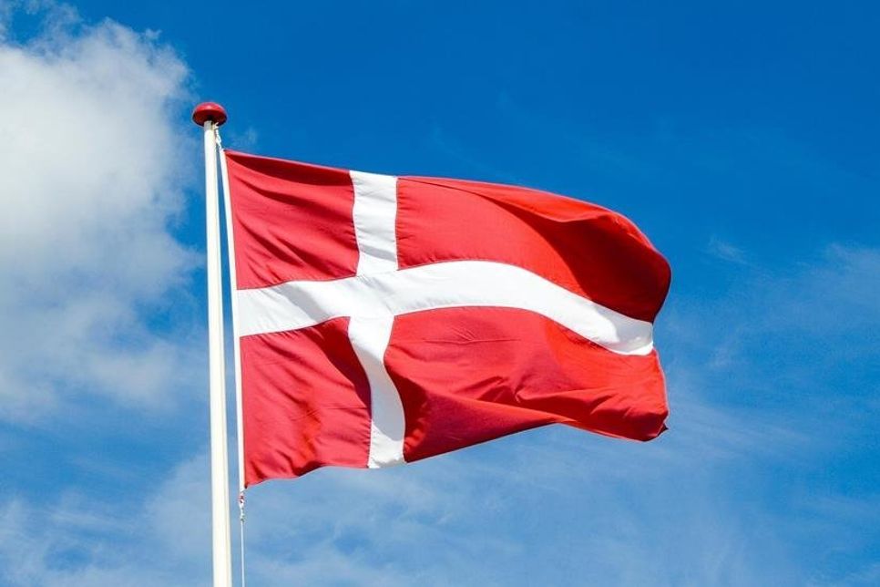 Unter bestimmten Voraussetzungen und mit einigen Ausnahmen dürfen ab dem 15. Juni wieder Touristen nach Dänemark einreisen. Auf deutscher Seite, werden die Grenzkontrollen nach dem 15. Juni eingestellt, so Ministerpräsident Daniel Günther in einer aktuellen Pressemitteilung.
