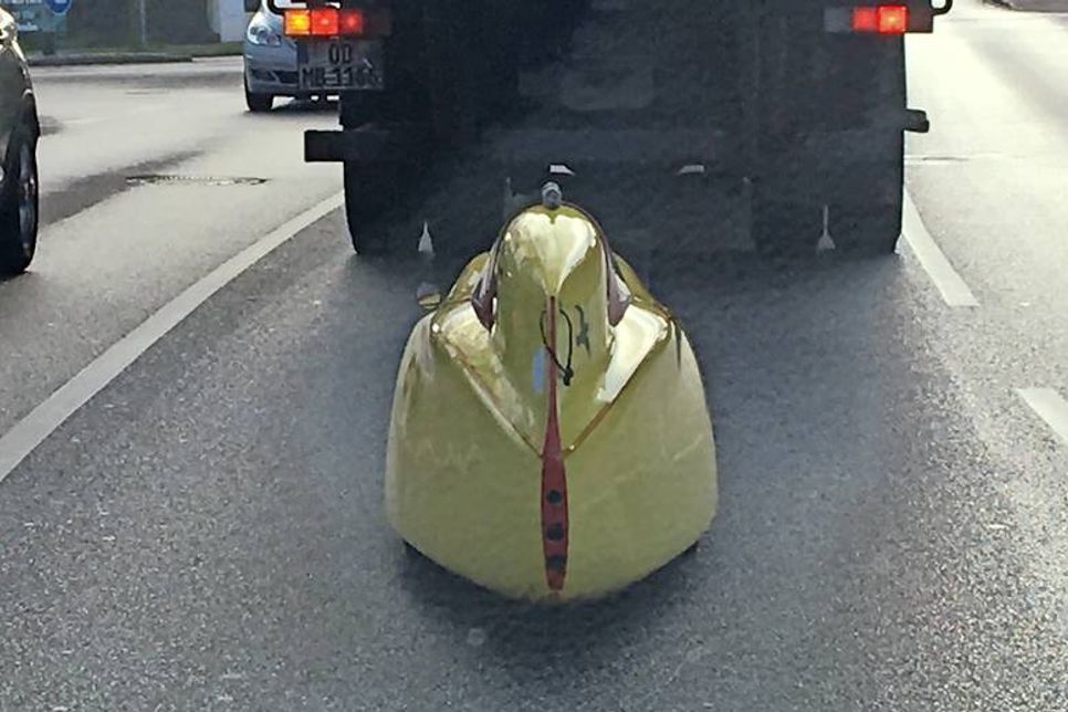 Damit man im Verkehr gesehen wird, sollte man eine auffällige Farbe wählen.