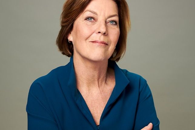 Dora Heldt liest bei der „Neustädter Kulturmatinee“ aus ihrem neuesten Buch „Die Familienangelegenheiten der Johanne Johansen“.