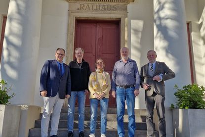 Bürgervorsteher und Bürgermeister verabschieden Michael Böckenhauer, Claudia Zimmler und Willy Heckel.