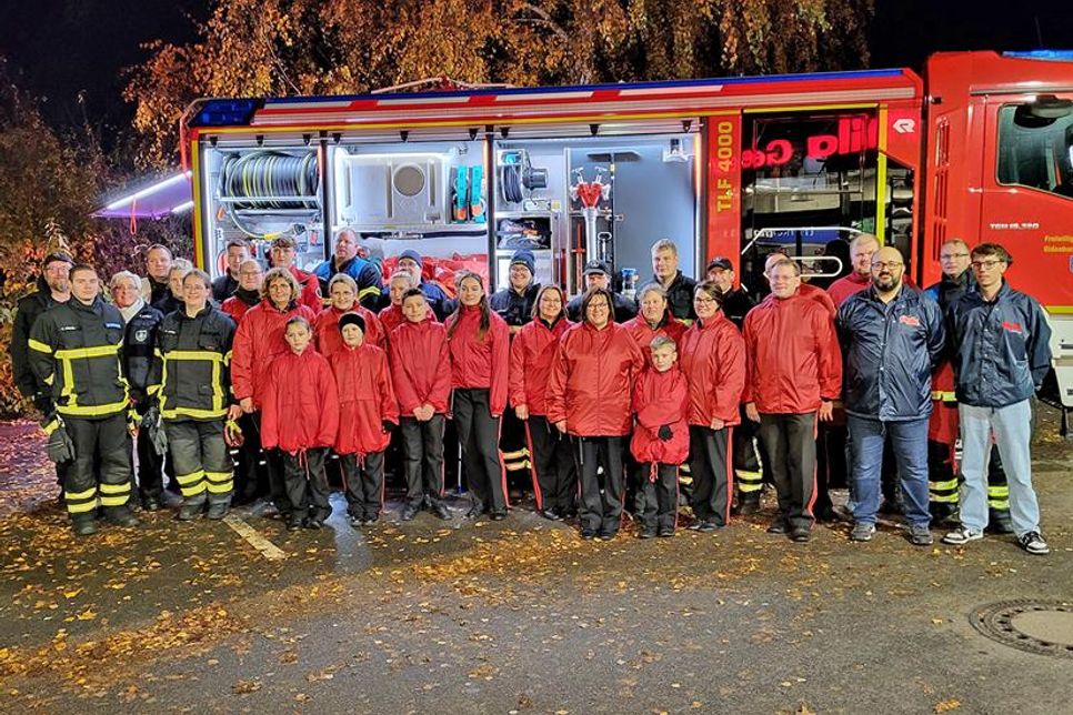 Das famila-Warenhaus am Voßberg, die Freiwillige Feuerwehr Oldenburg, der Spielmannszug Oldenburg und die Ostsee-Pyrotechnik UG veranstalteten gemeinsam einen Laternenumzug mit abwechslungsreichem Rahmenprogramm in Oldenburg.