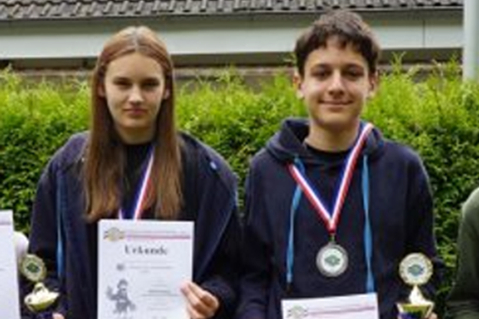 Laura Willmann und Lukas Bünning.