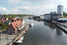 Derzeit befinden sich auf der Westseite des Neustädter Hafens lediglich unter anderem Liegeplätze für Traditionsschiffe und den Fischbrötchenkutter.