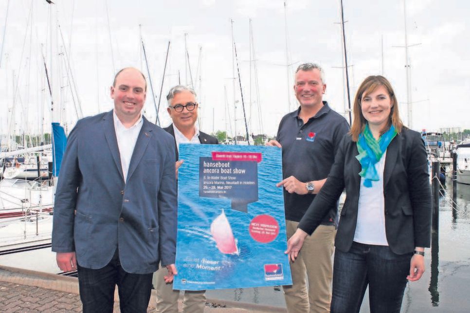 Hafenmeister Kim Seemann, ancora Marina-Geschäftsführer Oliver Seiter, Heiko Zimmermann von der Hamburg Messe und Sonja Zastrow von der Tourismus-Agentur Lübecker Bucht (v. lks.).