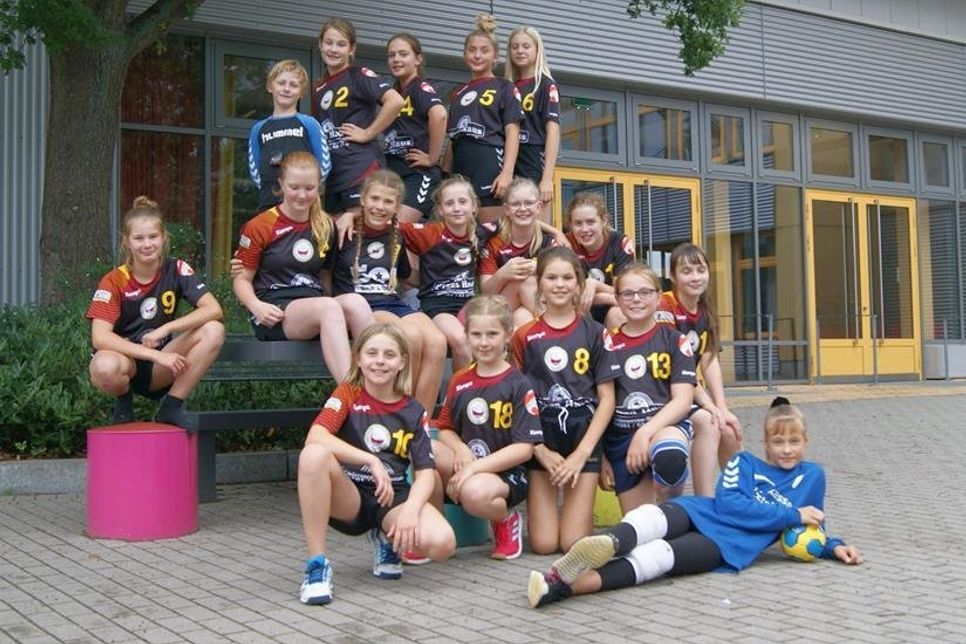 Amelie Mayer (2 Tore), Helen Kieckbusch, Hilke Robbel, Jocely Bischoff (2/1), Josefine Böhnke, Katharina Tock (13), Lea Bendfeldt (3), Lia Marie Herbst, Lia Marie Ziems, Lina Mennerich (3), Linnie Staschik, Louisa Jahrke (2), Pauline Peter, Smilla Linnea Lau, Stine Hopp und im Tor Zoe Gnuschke.