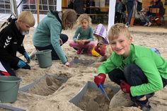 Die Nachwuchs-Archäologen mussten sorgfältig und vorsichtig bei ihren Ausgrabungen zu Werke gehen.