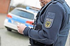 Die Ermittler der Polizeistation Hutzfeld bitten Zeugen der Begegnungssituation der beiden Fahrzeuge, ihre Beobachtungen unter 04527/510 mitzuteilen.