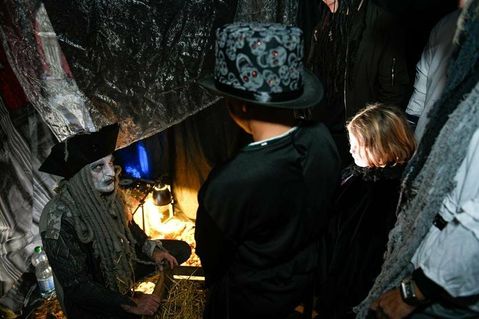 Ein buntes Programm erwartet alle Gäste bei „Der kleine Horrorladen“ auf der Schwimmbadwiese in Kellenhusen.