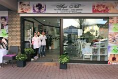 Das Team von „Angel Nails“ freut sich auf Ihren Besuch.