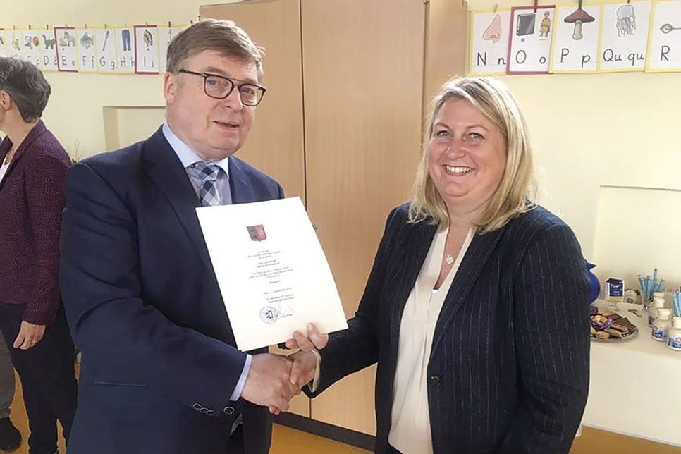 Melanie Rudeck ist die neue Schulleiterin der Otfried-Preußler-Schule in Pansdorf. (Foto: hfr)