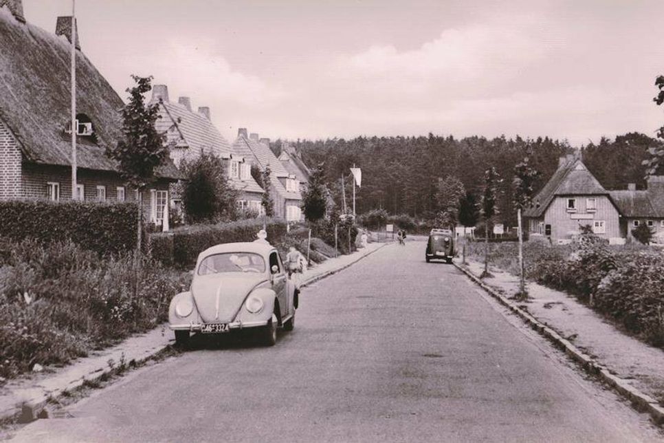 Die Pelzerhakener Straße anno dazumal. (Foto: Stadtarchiv Neustadt in Holstein)