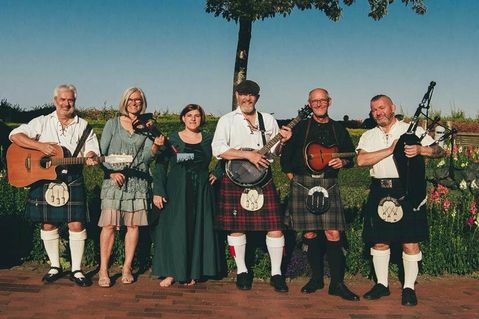 „Drumchapel Mist“ stehen für gefühlvolle und auch fetzige Musik.