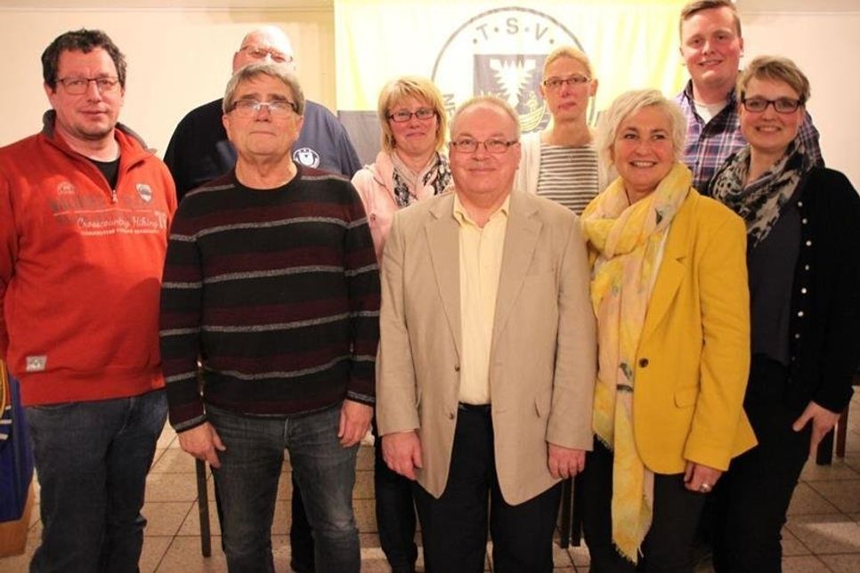 Der Vorstand mit Jens Niko, Walter Konietzko, Jörg Henkel, Anette Virsnitis, Ulf Kuzla,  Annika Schmüth, Heidrun Seidel, Jonas Klemens und Julia Hamer (v. lks.).