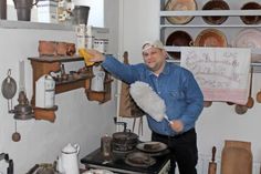 Beim Frühjahrsputz am 28. April von 14 bis 17 Uhr hofft Marc Dobkowitz auf tatkräftige Unterstützung. Der Vorsitzende des Fördervereins Dorfmuseum Schönwalde verspricht Spaß bei der Arbeit.