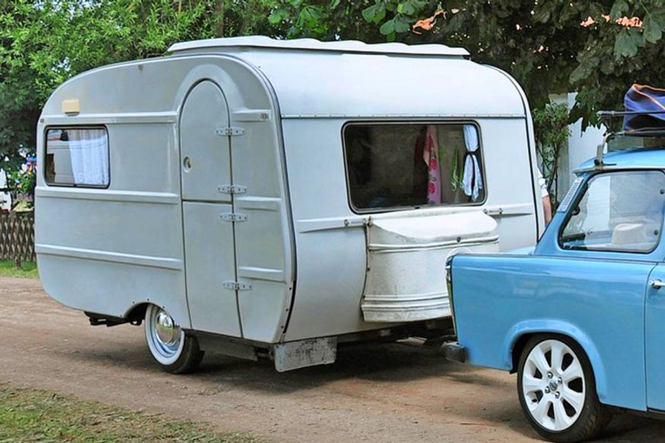 Das Foto zeigt exemplarisch einen Wohnwagen. Es handelt sich nicht um das gestohlene Modell. (Foto Pixabay)