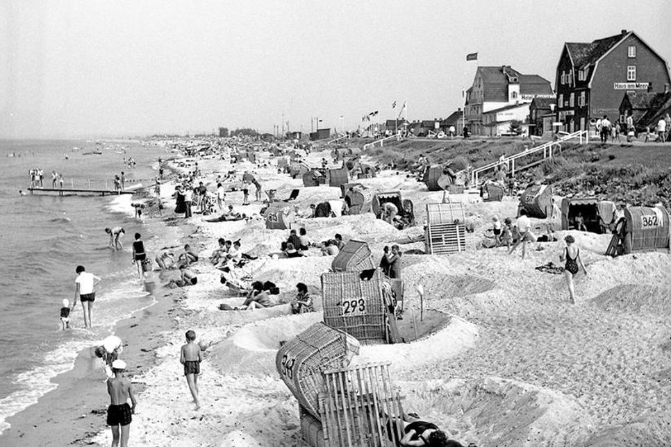 Am Schönberger Strand wurden einst noch Sandburgen gebaut.